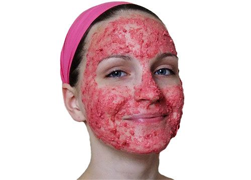 Маска из клубники — средство против старения